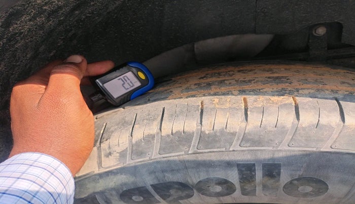 2016 Mahindra XUV500 W10, Diesel, Manual, 1,33,078 km, tyre