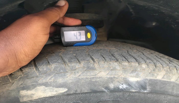 2016 Mahindra XUV500 W10, Diesel, Manual, 1,33,078 km, tyre