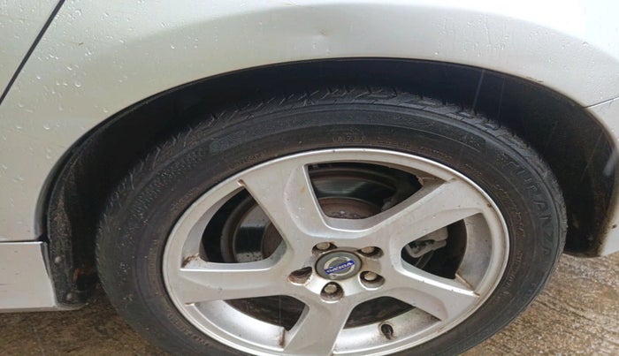 2012 Volvo S60 KINETIC D3, Diesel, Automatic, 1,12,373 km, tyre