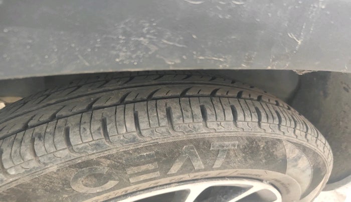 2018 Renault Kwid RXL, Petrol, Manual, 82,113 km, tyre