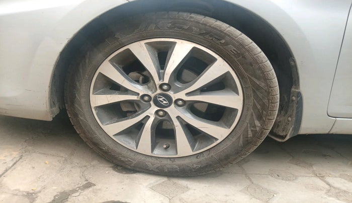 2015 Hyundai Verna FLUIDIC 1.6 CRDI SX, Diesel, Manual, 79,113 km, tyre