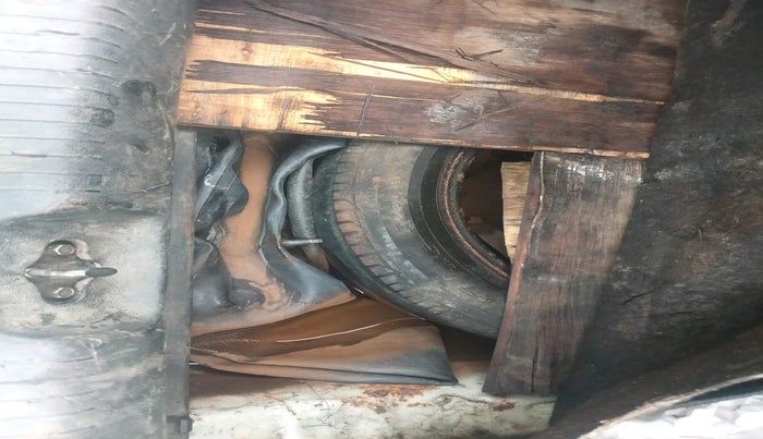 2015 Hyundai Verna FLUIDIC 1.6 CRDI SX, Diesel, Manual, 79,113 km, tyre