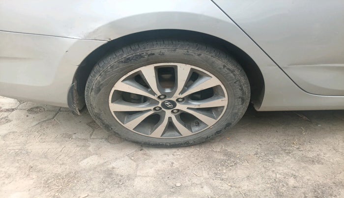 2015 Hyundai Verna FLUIDIC 1.6 CRDI SX, Diesel, Manual, 79,113 km, tyre