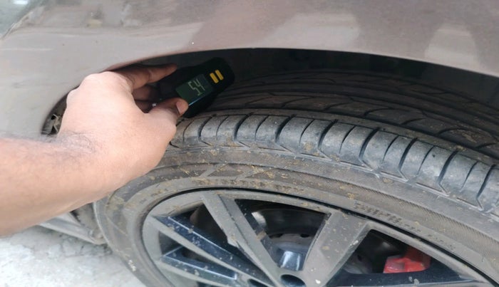 2017 Volkswagen Polo HIGHLINE1.2L, Petrol, Manual, 93,902 km, tyre