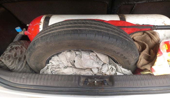 2011 Hyundai i20 ASTA 1.2, Petrol, Manual, 76,865 km, tyre