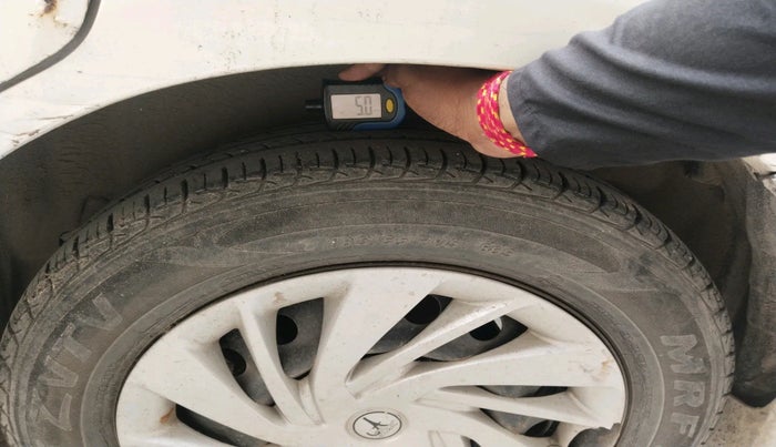 2013 Maruti Ertiga ZXI, Petrol, Manual, 98,926 km, tyre