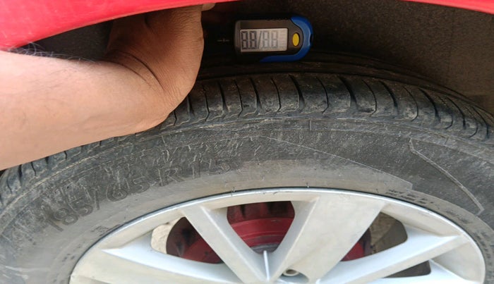 2012 Volkswagen Polo COMFORTLINE 1.2L, Diesel, Manual, 1,39,615 km, tyre