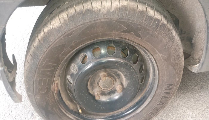 2020 Renault Kwid RXL, Petrol, Manual, 55,637 km, tyre