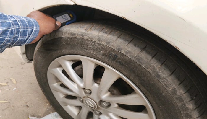 2011 Toyota Etios Liva VX, Petrol, Manual, 52,964 km, tyre