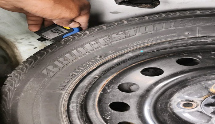 2011 Toyota Etios Liva VX, Petrol, Manual, 52,964 km, tyre