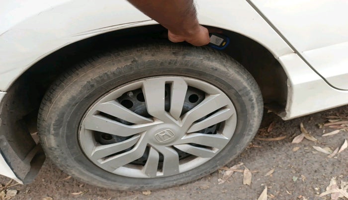 2015 Honda City 1.5L I-VTEC SV, Petrol, Manual, 80,579 km, tyre