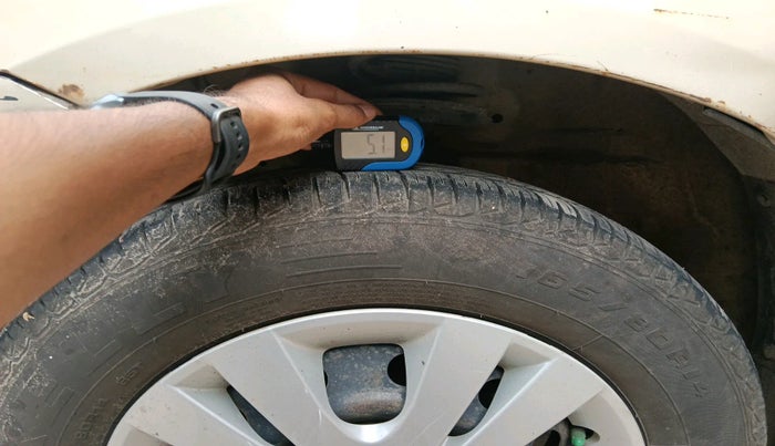 2013 Maruti Swift Dzire VXI, Petrol, Manual, 43,741 km, tyre