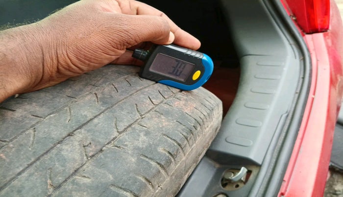 2011 Maruti A Star LXI, Petrol, Manual, 16,440 km, tyre