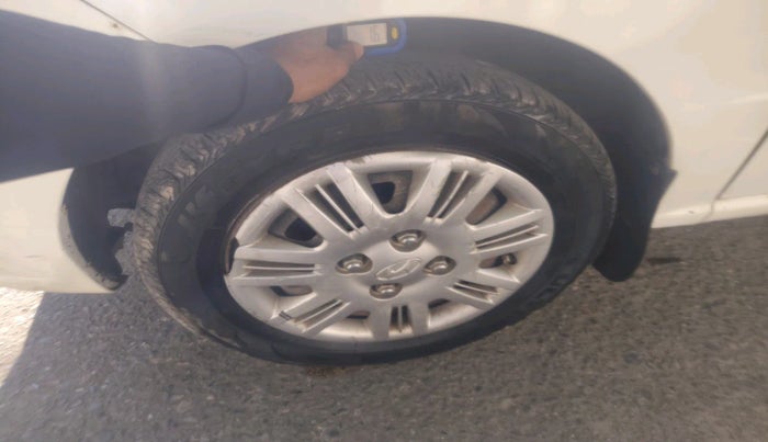 2012 Hyundai Santro Xing GL, Petrol, Manual, 1,43,782 km, tyre