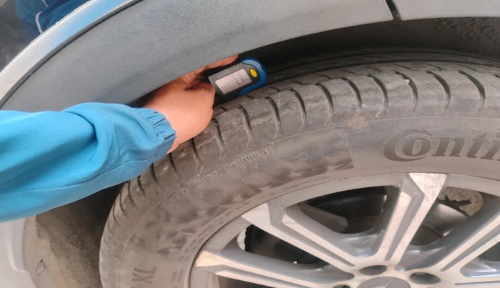 2022 Mahindra XUV700 AX 7 LUXURY D AWD AT 7 STR, Diesel, Automatic, 73,633 km, tyre