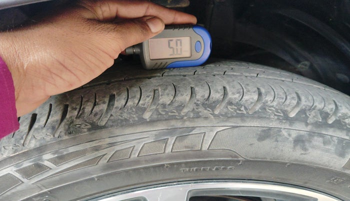 2023 Maruti XL6 ALPHA MT, Petrol, Manual, 26,540 km, tyre