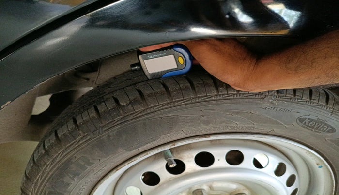 2012 Honda Brio E MT, Petrol, Manual, 57,290 km, tyre