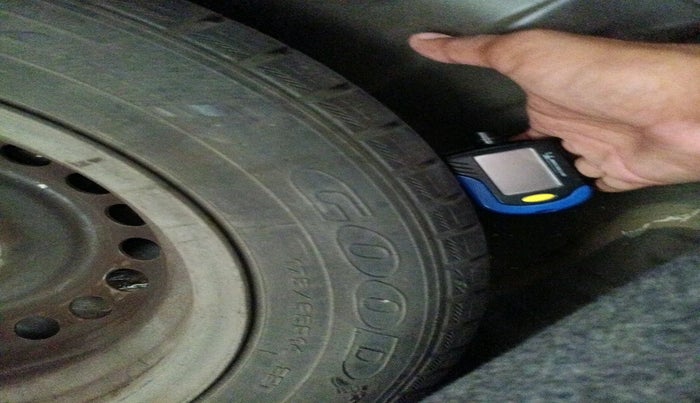 2012 Honda Brio E MT, Petrol, Manual, 57,290 km, tyre