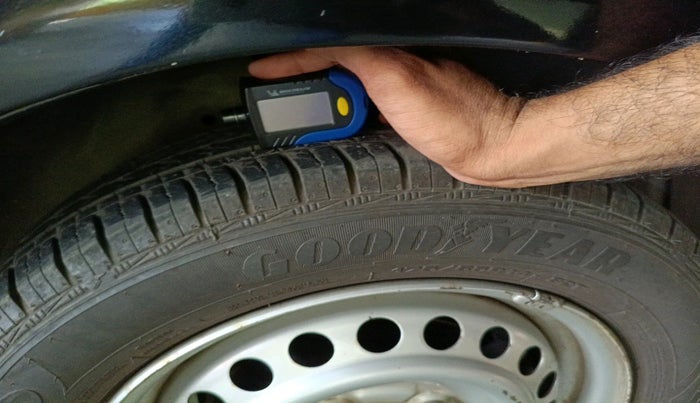 2012 Honda Brio E MT, Petrol, Manual, 57,290 km, tyre