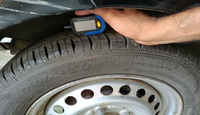 2012 Honda Brio E MT, Petrol, Manual, 57,290 km, tyre