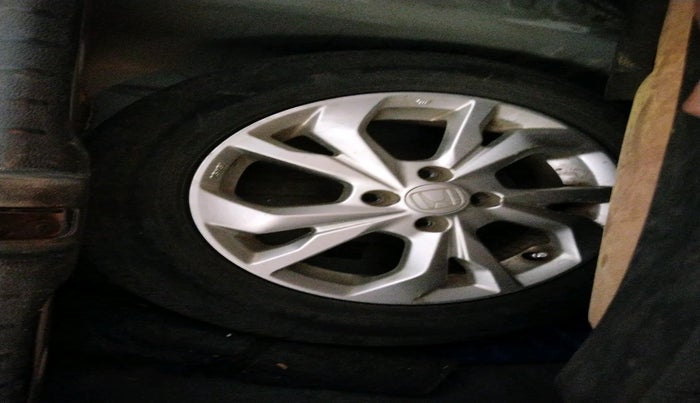 2018 Honda Amaze 1.2L I-VTEC V CVT, Petrol, Automatic, 39,107 km, tyre