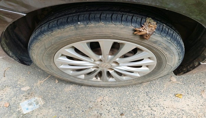 2015 Maruti Ciaz ZDI SHVS, Diesel, Manual, 1,10,064 km, tyre