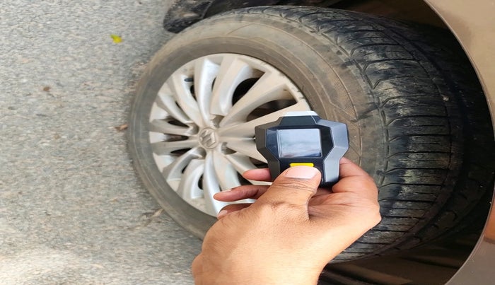 2015 Maruti Ciaz ZDI SHVS, Diesel, Manual, 1,10,064 km, tyre