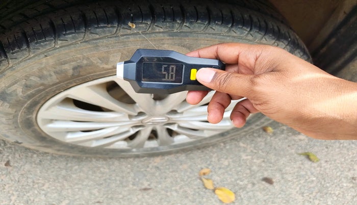 2015 Maruti Ciaz ZDI SHVS, Diesel, Manual, 1,10,064 km, tyre