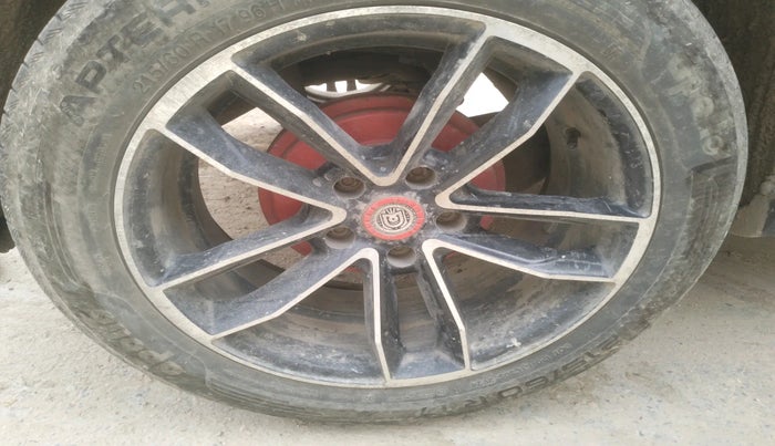 2019 Maruti Vitara Brezza VDI, Diesel, Manual, 1,08,406 km, tyre