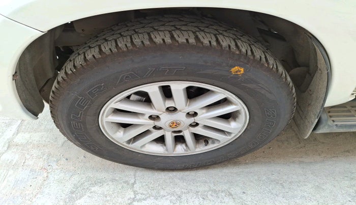 2013 Toyota Fortuner 3.0 4X2 AT, Diesel, Automatic, 1,19,575 km, tyre