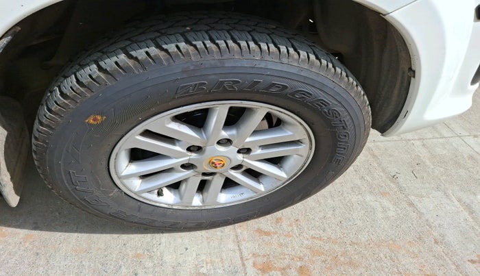 2013 Toyota Fortuner 3.0 4X2 AT, Diesel, Automatic, 1,19,575 km, tyre