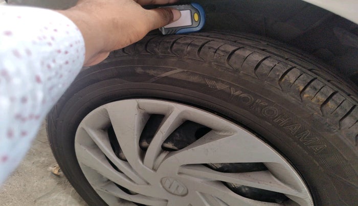 2021 Maruti Ertiga VXI CNG, Petrol, Manual, 54,063 km, tyre