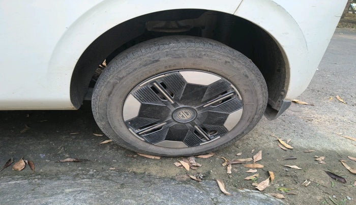 2024 MG COMET Excite FC, Electric, Automatic, 31,870 km, tyre