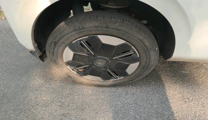 2024 MG COMET Excite FC, Electric, Automatic, 31,870 km, tyre