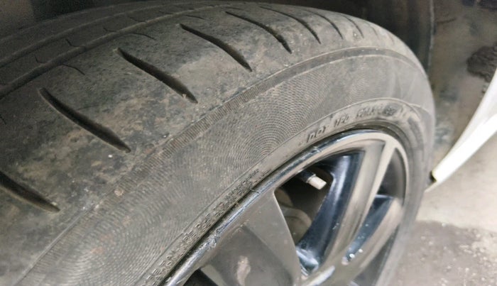 2011 Volkswagen Polo HIGHLINE DIESEL, Diesel, Manual, 77,813 km, tyre