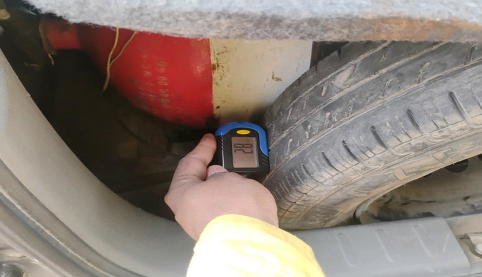 2015 Maruti Alto 800 LXI, Petrol, Manual, 58,395 km, tyre