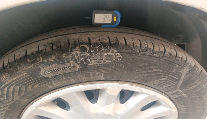 2010 Maruti Swift VXI, Petrol, Manual, 1,00,715 km, tyre