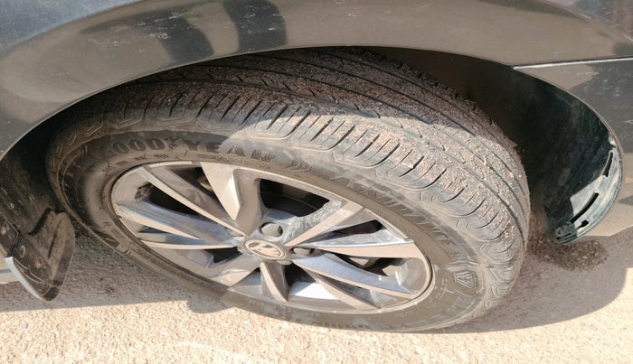 2023 Skoda SLAVIA STYLE 1.0L TSI AT, Petrol, Automatic, 39,703 km, tyre