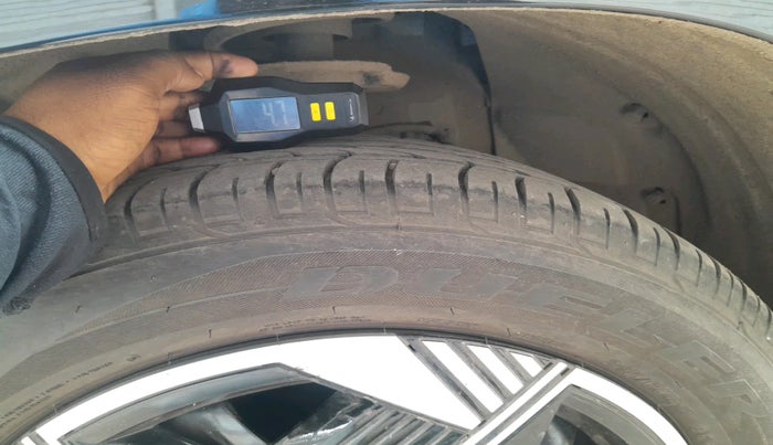 2025 Tata Curvv Pure Plus S 1.2 Petrol 7DCA, Petrol, Automatic, 4,049 km, tyre