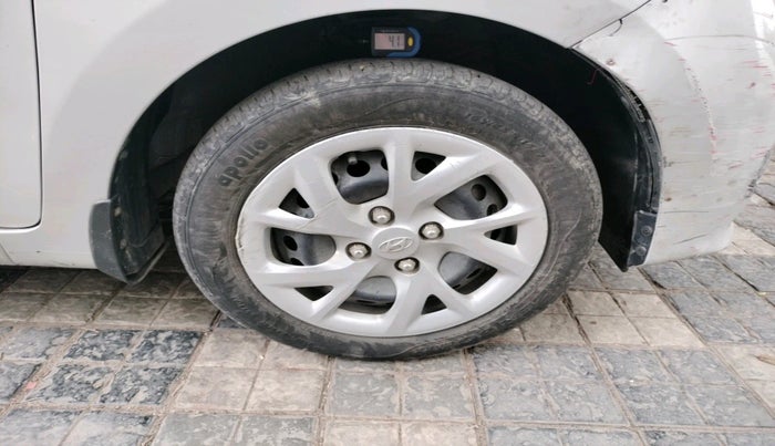 2017 Hyundai Grand i10 MAGNA 1.2 KAPPA VTVT, Petrol, Manual, 27,398 km, tyre