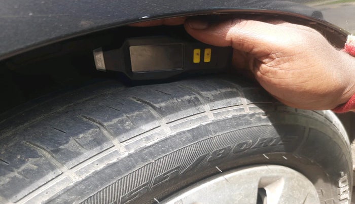 2010 Hyundai i10 SPORTZ 1.2, Petrol, Manual, 1,13,348 km, tyre