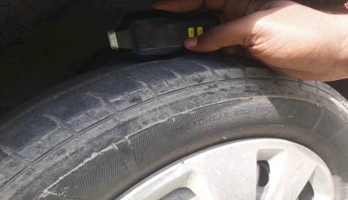 2010 Hyundai i10 SPORTZ 1.2, Petrol, Manual, 1,13,348 km, tyre