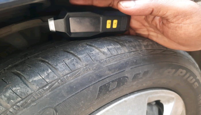 2010 Hyundai i10 SPORTZ 1.2, Petrol, Manual, 1,13,348 km, tyre