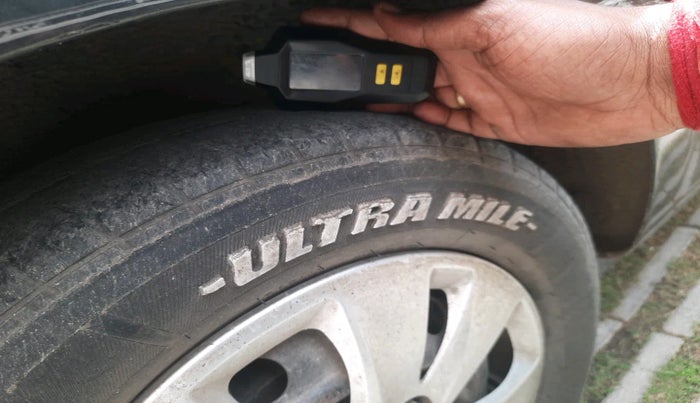 2010 Hyundai i10 SPORTZ 1.2, Petrol, Manual, 1,13,348 km, tyre