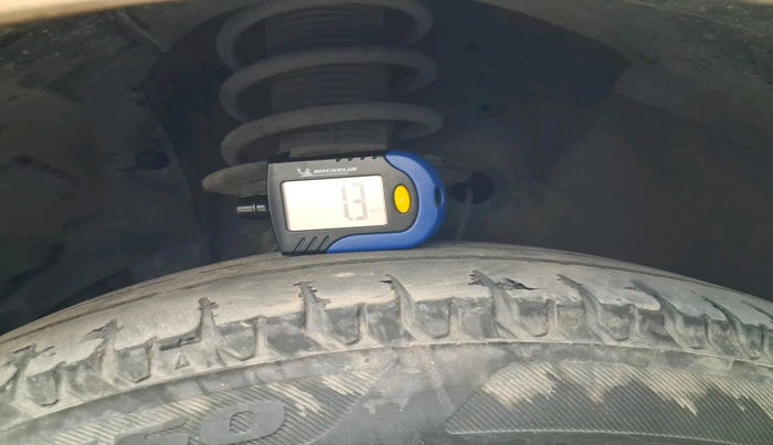 2017 Maruti Dzire VDI, Diesel, Manual, 1,07,040 km, tyre