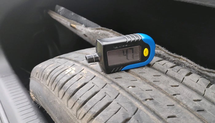 2020 Maruti Swift VXI, Petrol, Manual, 59,776 km, tyre