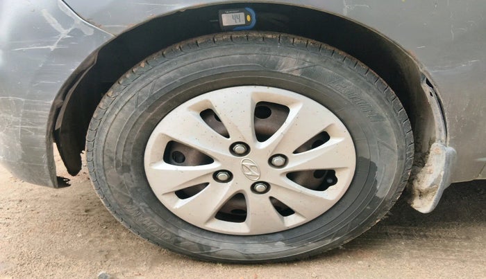 2011 Hyundai i10 MAGNA 1.2, Petrol, Manual, 1,26,263 km, tyre