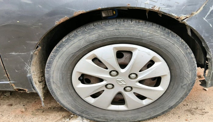 2011 Hyundai i10 MAGNA 1.2, Petrol, Manual, 1,26,263 km, tyre