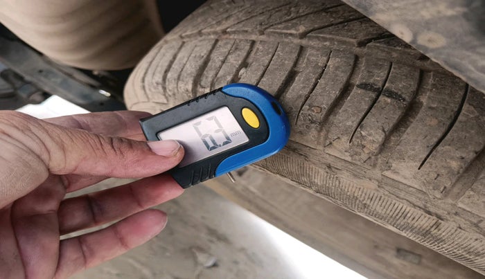 2012 Hyundai Santa Fe 2 WD, Diesel, Manual, 1,38,866 km, tyre