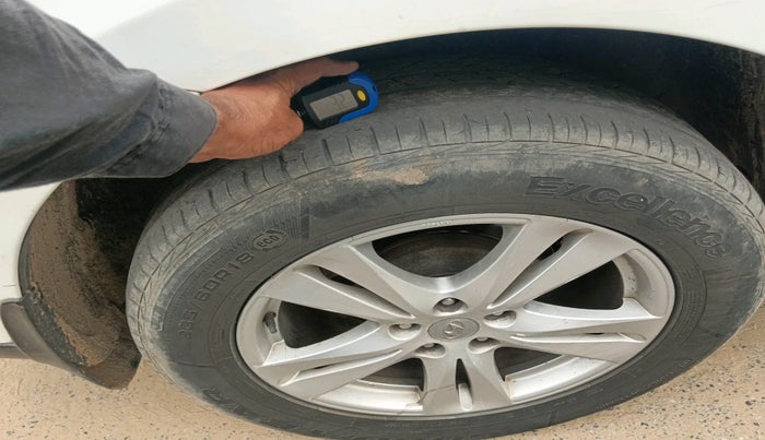 2012 Hyundai Santa Fe 2 WD, Diesel, Manual, 1,38,866 km, tyre